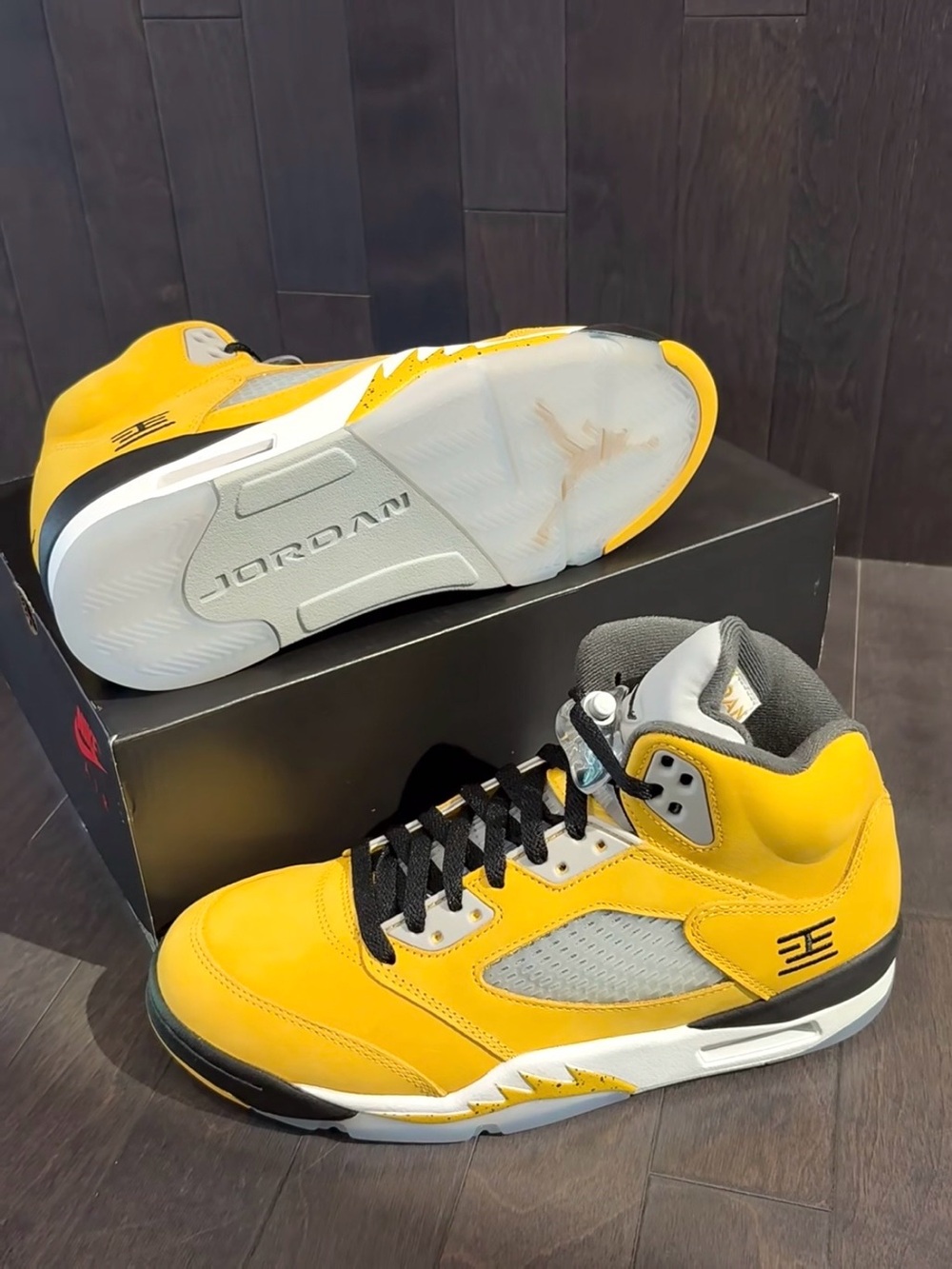 Air Jordan 5 Retro Tokyo T23 2025 -Men’s Yellow/ Black Sneakers Shoes - Picture 5 of 6